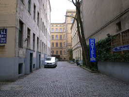 hotel02.jpg